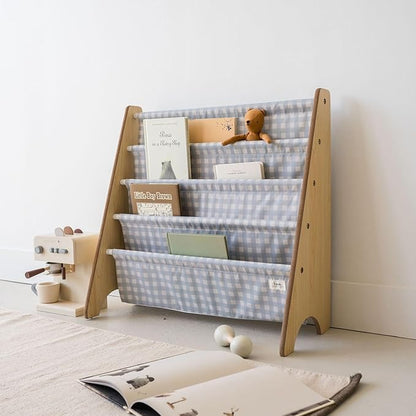 3 Sprouts Recycled Fabric Kids Bookshelf – 4-Tier Sling Book Rack Organizer - Nursery Room Playroom Classroom Wooden Book Shelves - Kid Bookcase Wood Storage Shelf for Toddler Age 3+ - Gingham Blue