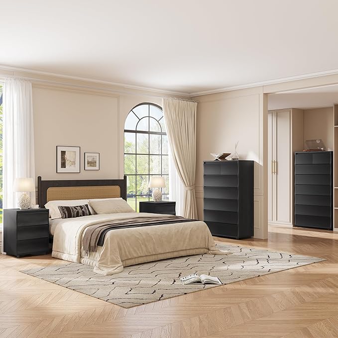 SUCSSRICH Black Nightstand, Night Stand with 3 Drawers, Modern Nightstand with Large Storage, Silent Slides, Wooden End Side Table, Bedside Table with 3 Drawers for Bedroom