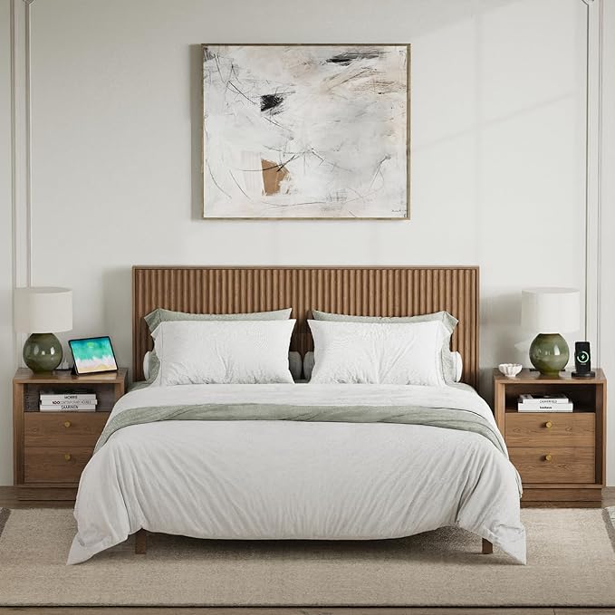 FORTUNETEC Nightstand Set of 2 with Charging Station, Mid Century Modern Nightstand with Wood Grain Texture, Minimalist End Table with Drawers Storage, Bedside Table for Bedroom Living Room, Walnut