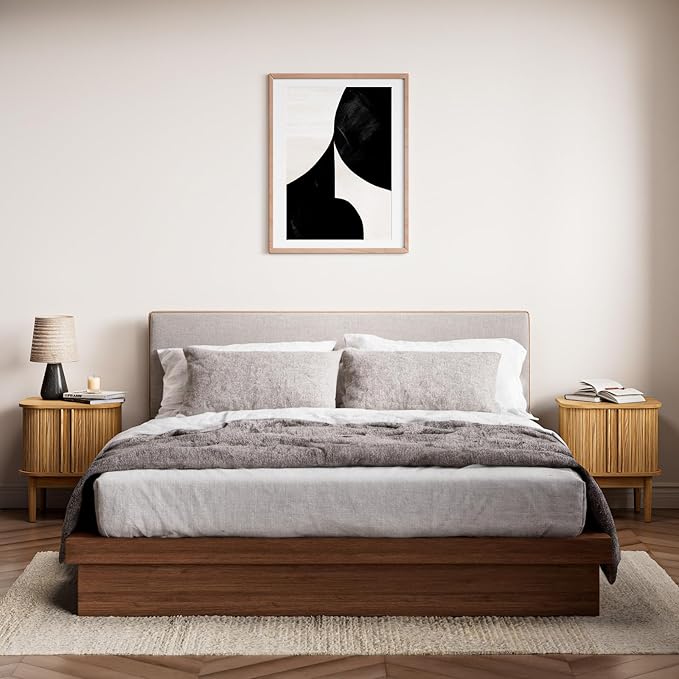 Fluted Nightstand with Sliding Doors, Modern Bedside Table with Solid Wood Legs, Wood Night Stand for Bedroom (Natural)