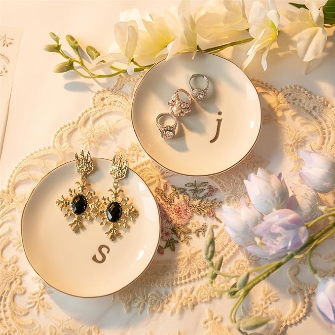 COMMGOAL Ceramic Ring Holder for Jewelry, Jewelry Tray, Ring Dish, Aesthetic Room Decor, Engagement Gifts Bride Gifts Wedding Gifts for Women, White, 4.75"(V)