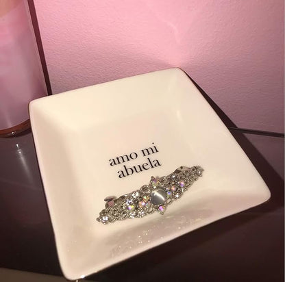 Simply Charmed Amo Mi Abuela – Fun Spanish Valentine's Day Gift for Grandmother - Ceramic Jewelry Dish or Ring Holder – Elegant Trinket Tray