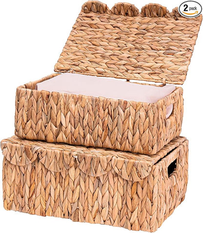 Scalloped Edge Wicker Basket with Lids, Rectangle Wicker Storage Basket with Built-in Handles, Multipurpose Organizer Rattan Display Boxes for Shelf, Nursery Room, Set of 2