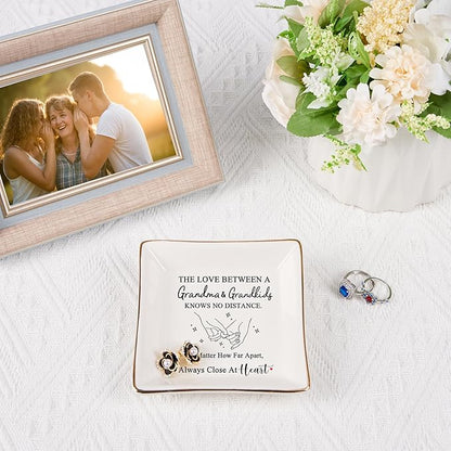 Spegiffu Grandma Gifts from Grandkids, Gifts for Grandma Jewelry Tray Dish - The Love Between A Grandma & Grandkids Knows No Distance, Grandmother Birthday Christmas for Grandma