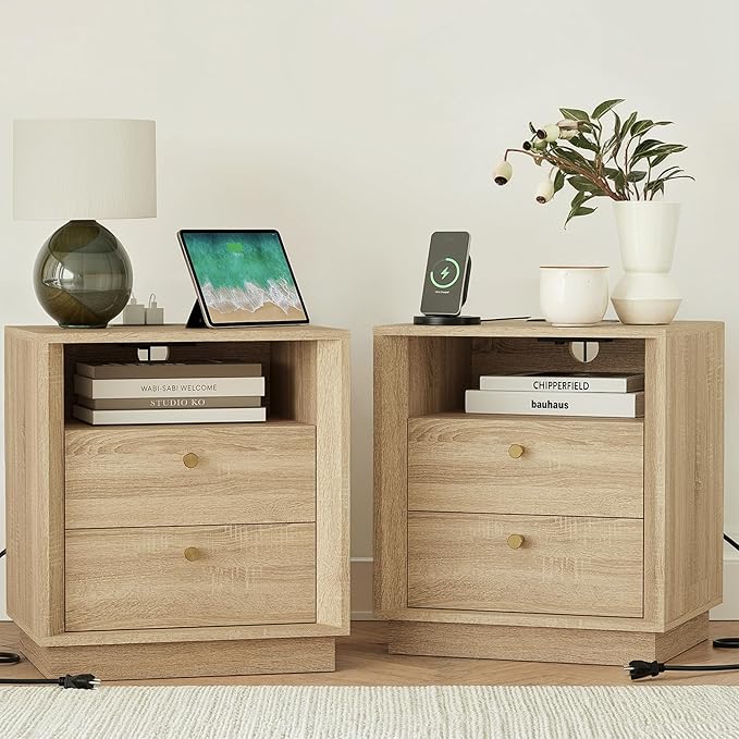 FORTUNETEC Nightstand Set of 2 with Charging Station, Mid Century Modern Nightstand with Wood Grain Texture, Boho End Table with Drawers Storage, Bedside Table for Bedroom Living Room, White Oak