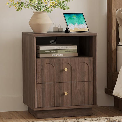 FORTUNETEC Nightstand with Charging Station, Mid Century Modern Nightstand with Arched Design, Minimalist End Table with Wood Grain Texture, Bedside Table for Bedroom Living Room Sofa Office, Walnut