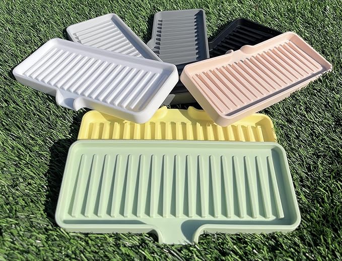 Happitasa Silicone Soap Dish Tray and Sponge Holder with Drain Chute | Bathroom and Kitchen Sink Organizer Caddy (Light Grey, 9"x3.5", 5.6 Ounces)