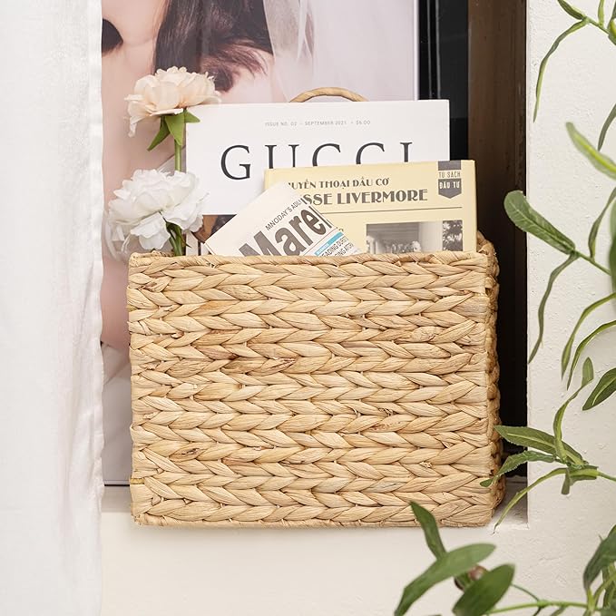 Water Hyacinth Magazine Wall Hanging Basket, Handwoven Wicker Wall Basket Organizer, Foldable Wall Basket for Mail, Towels, Books & Magazines, Boho Farmhouse Wall Decor for Entryway Bathroom Nursery